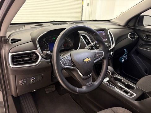 Used 2023 Chevrolet Equinox LT AWD/4WD image 2
