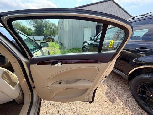 Used 2007 Buick Lucerne CX FWD image 27