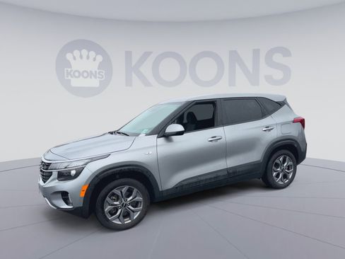 Used 2024 Kia Seltos LX AWD/4WD image 7