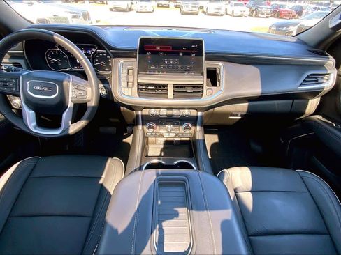 Used 2021 GMC Yukon SLT w/ Rear Media and Nav Package image 16