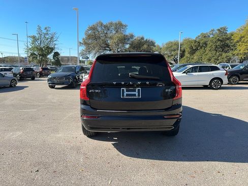 Used 2023 Volvo XC90 B5 Core w/ Protection Package Premier image 4