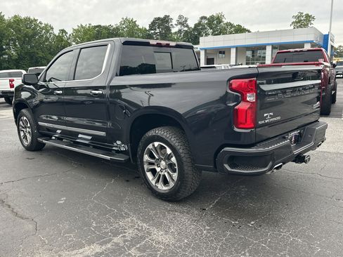 Used 2024 Chevrolet Silverado 1500 High Country w/ Technology Package AWD/4WD image 6
