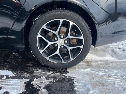 Used 2017 Buick Regal Sport Touring image 37