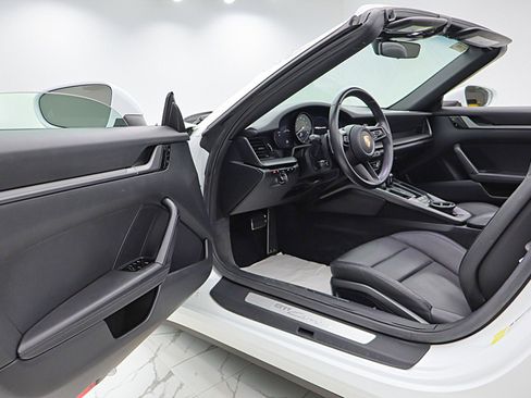 Used 2020 Porsche 911 Carrera image 45