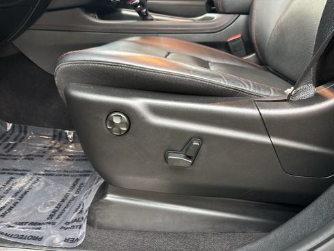 Used 2025 Dodge Durango R/T w/ Blacktop Package AWD/4WD image 19