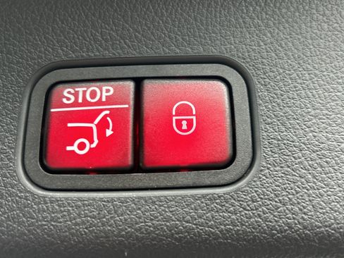 Certified 2024 Mercedes-Benz GLC 300 image 13