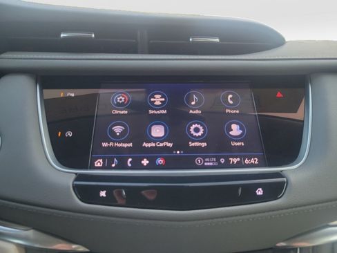 Certified 2022 Cadillac XT5 Premium Luxury FWD image 17