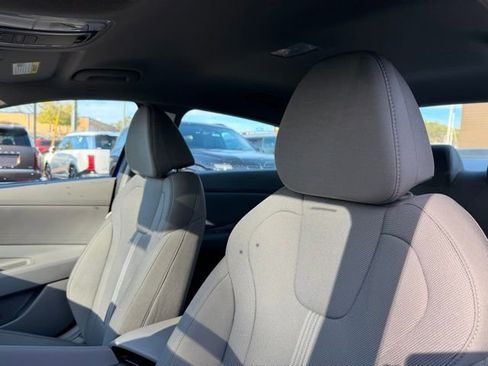 New 2026 Hyundai Elantra SE image 23