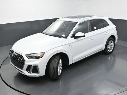 Used 2024 Audi Q5 2.0T Premium w/ Convenience Package image 33