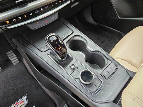 Certified 2024 Cadillac XT4 Premium Luxury image 25