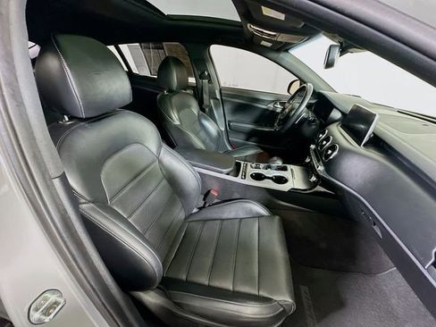 Used 2021 Kia Stinger GT2 image 30