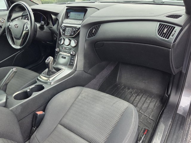Used 2015 Hyundai Genesis 3.8 RWD image 12