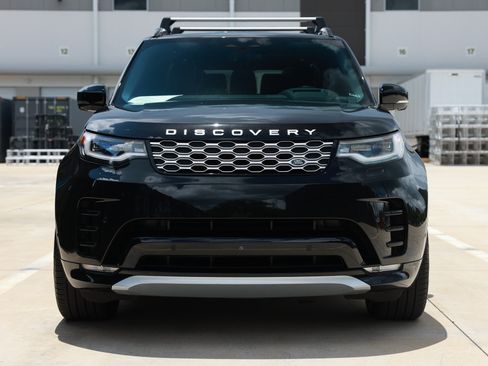 Used 2024 Land Rover Discovery Metropolitan Edition AWD/4WD image 21
