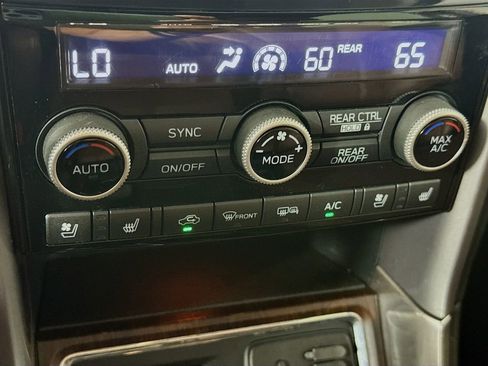 Used 2019 Subaru Ascent Touring w/ Popular Package #3 AWD/4WD image 18