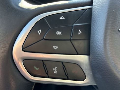 Used 2023 Chrysler Voyager LX FWD image 41