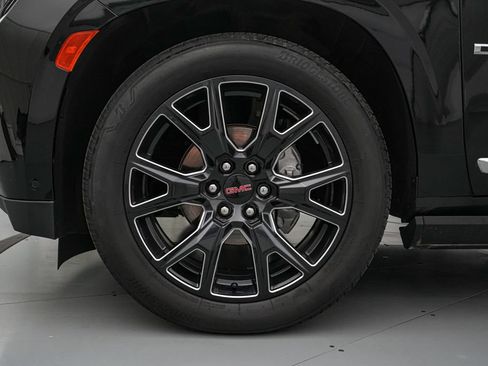 Used 2024 GMC Yukon Denali w/ Denali Reserve Package AWD/4WD image 10