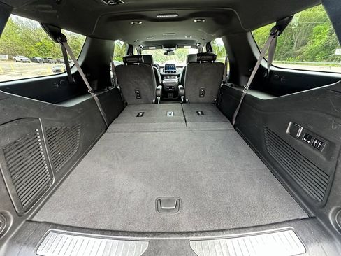 Used 2023 Chevrolet Suburban Premier RWD image 22