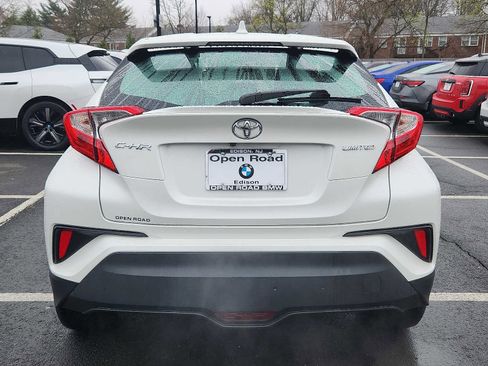 Used 2019 Toyota C-HR Limited FWD image 5