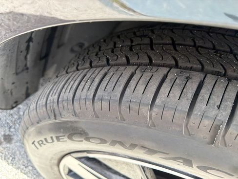 Used 2023 Kia Sorento EX FWD image 5