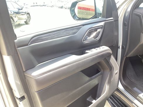 Used 2023 GMC Yukon XL SLT RWD image 17