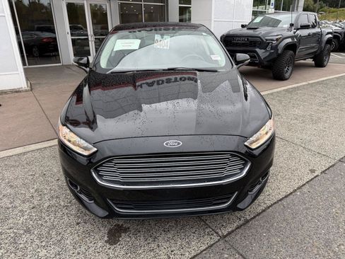 Used 2016 Ford Fusion Titanium FWD image 9