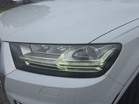 Used 2019 Audi Q7 3.0T Prestige w/ Prestige Package AWD/4WD image 28