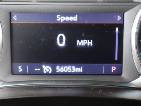 Used 2022 Chevrolet Traverse LT FWD image 27