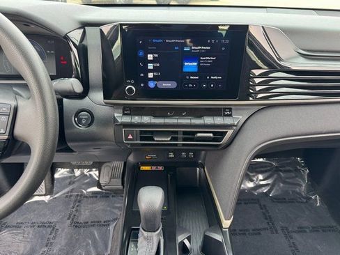 Used 2025 Toyota Camry LE image 23