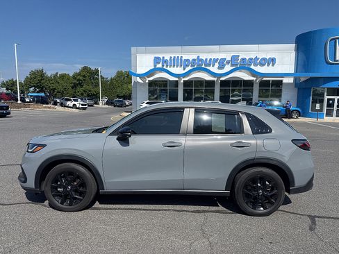 Used 2024 Honda HR-V Sport image 2