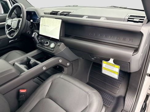 New 2026 Land Rover Defender 110 X-Dynamic SE AWD/4WD image 16