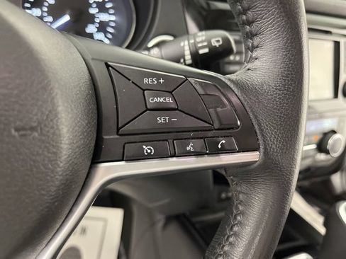 Used 2018 Nissan Rogue SV FWD image 20