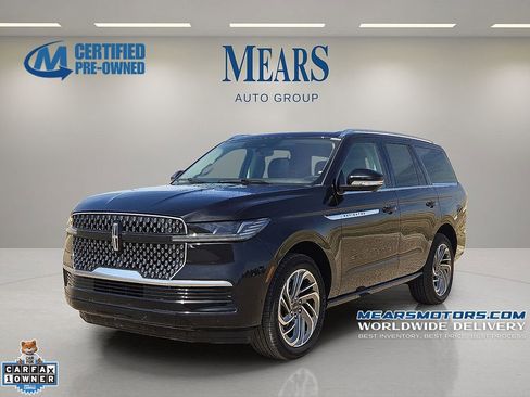 Used 2025 Lincoln Navigator Reserve AWD/4WD image 1
