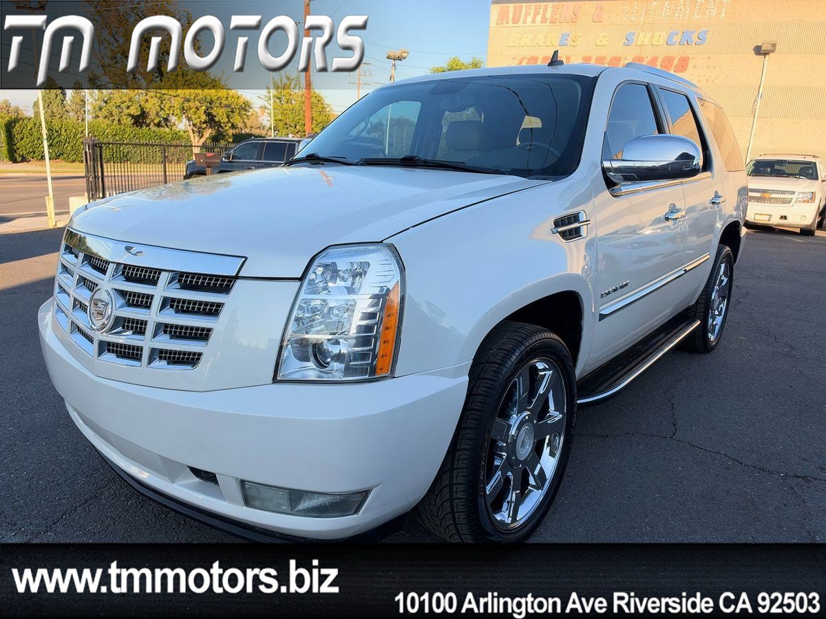 Used 2010 Cadillac Escalade AWD image 1