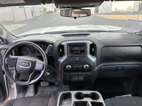 Used 2021 GMC Sierra 2500 4x4 Crew Cab w/ Gooseneck/5TH Wheel Package image 17