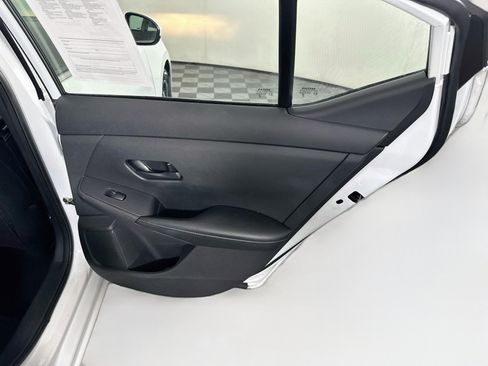 Used 2024 Nissan Sentra SV FWD image 28