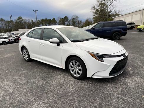 Used 2024 Toyota Corolla LE image 2