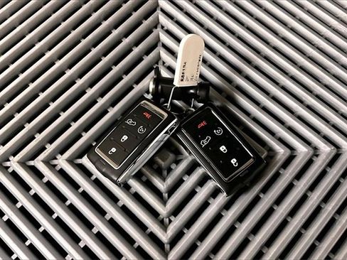 Used 2021 Jeep Grand Cherokee L Overland image 10