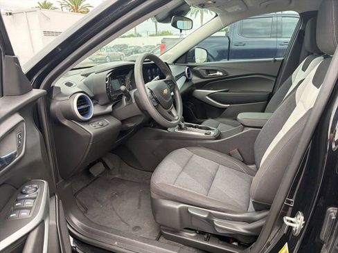 Used 2024 Chevrolet Trax LS FWD image 15
