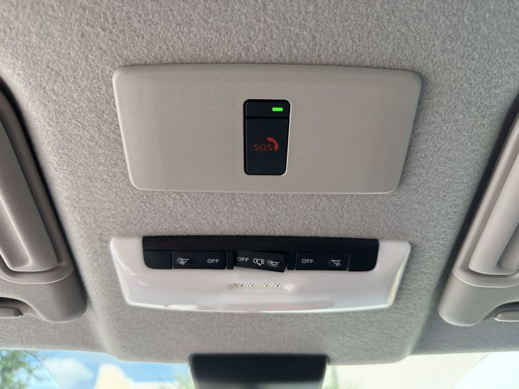Certified 2023 Nissan Kicks SR w/ SR Premium Package FWD image 40