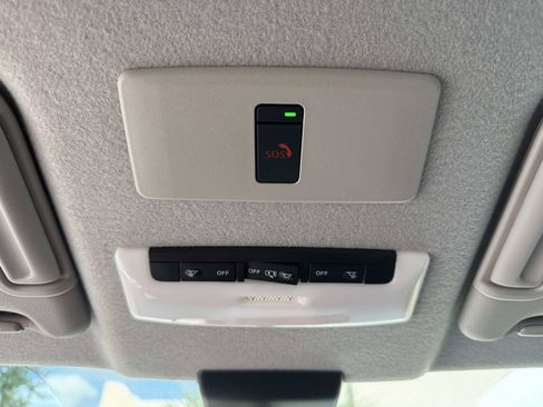 Certified 2023 Nissan Kicks SR w/ SR Premium Package FWD image 40