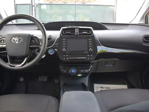Used 2021 Toyota Prius LE AWD/4WD image 12