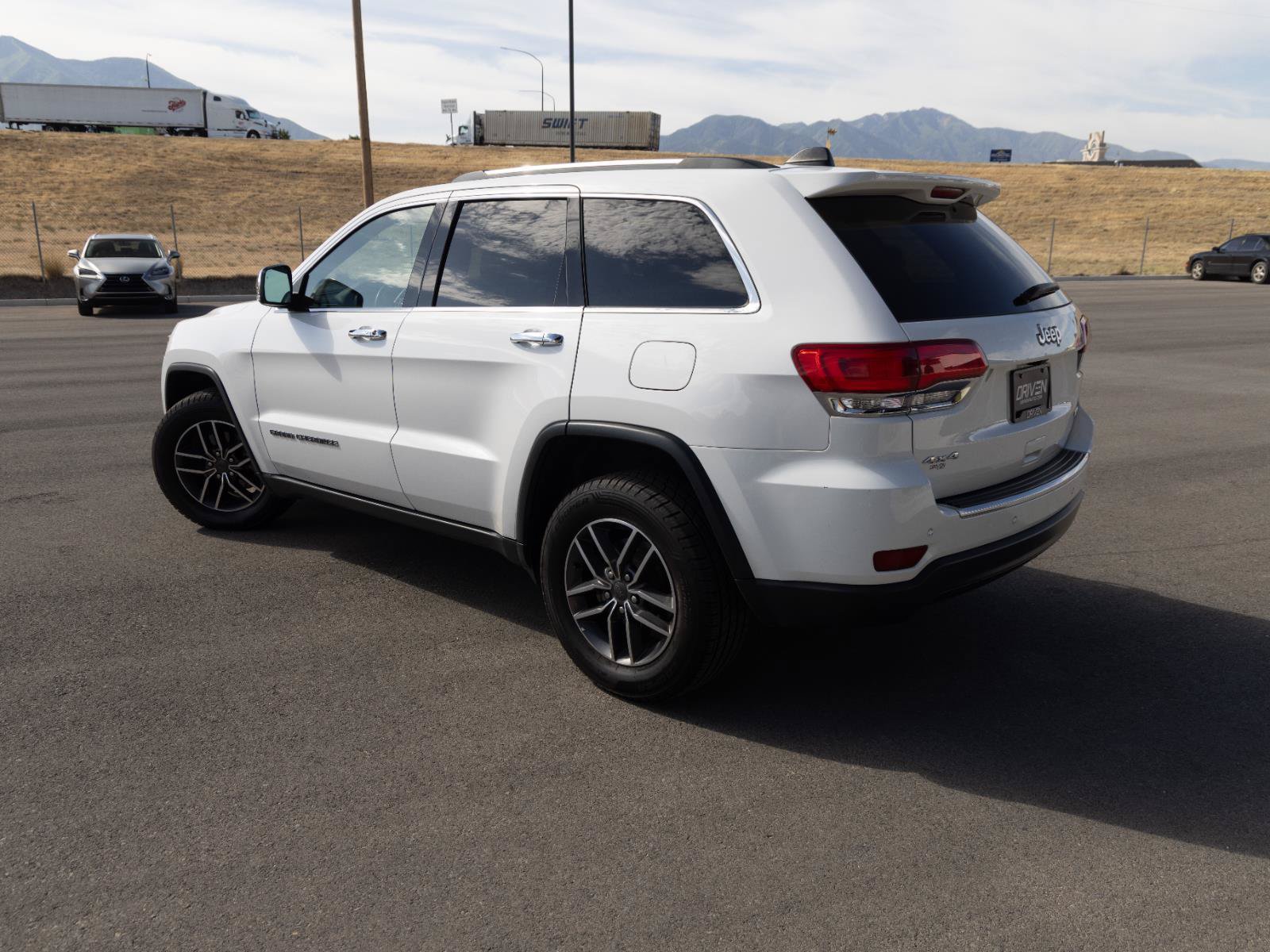 Used 2019 Jeep Grand Cherokee Limited AWD/4WD image 7