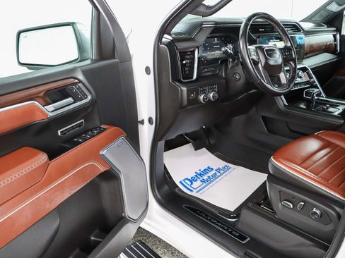 Used 2025 GMC Sierra 1500 Denali Ultimate image 3