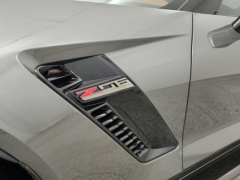 Used 2015 Chevrolet Corvette Z06 w/ 3LZ Preferred Equipment Group RWD image 15