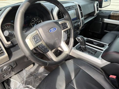 Used 2020 Ford F150 Lariat w/ Trailer Tow Package image 11
