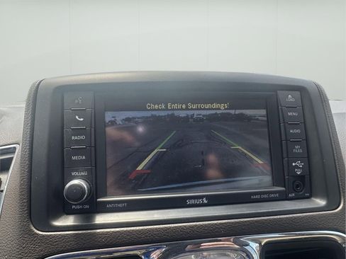 Used 2014 Chrysler Town & Country Touring-L w/ Driver Convenience Group FWD image 24