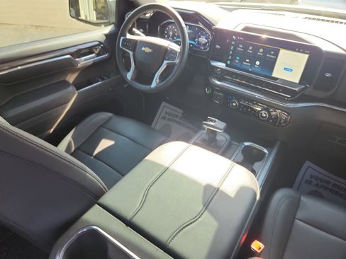 Used 2023 Chevrolet Silverado 1500 LTZ image 41