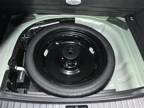 New 2026 Volkswagen Taos SE FWD image 24