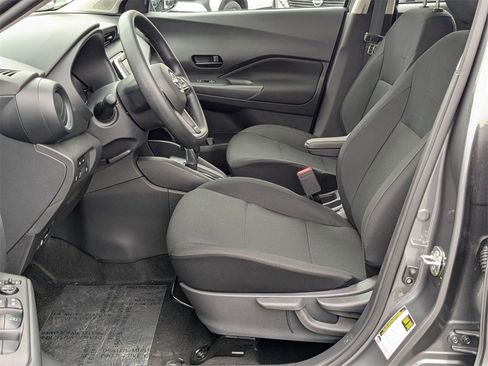 New 2025 Nissan Kicks Play S image 10