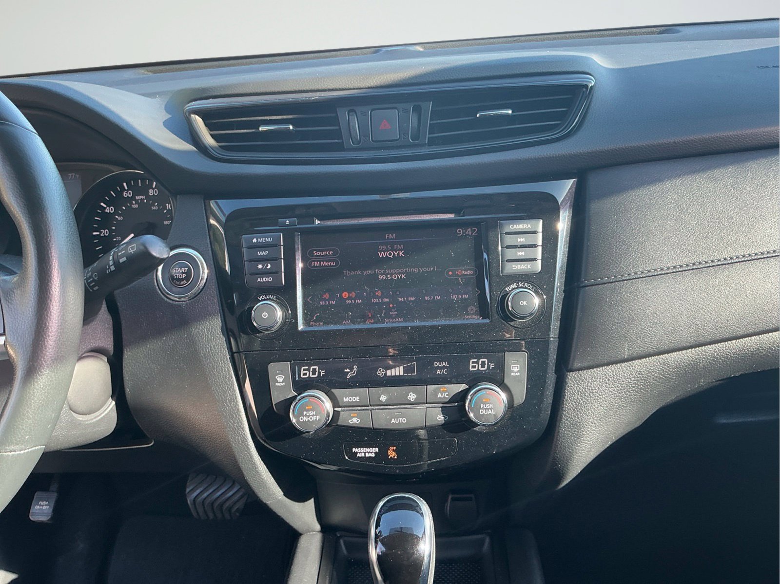Used 2018 Nissan Rogue SV w/ Premium Package FWD image 16
